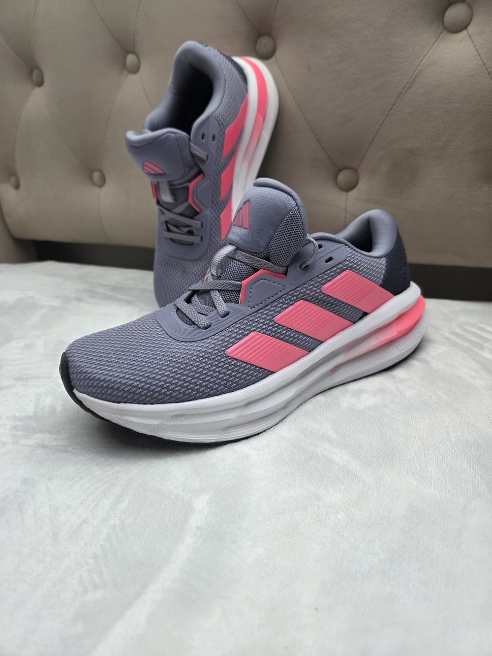 adidas Galaxy 7 Womens Size 7 Running Shoes Silver Violet Lucid Pink Cloudfoam